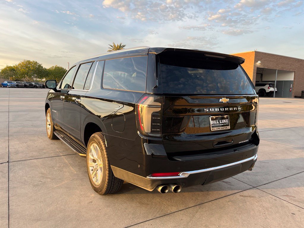 Used 2025 Chevrolet Suburban Premier AWD/4WD image 9