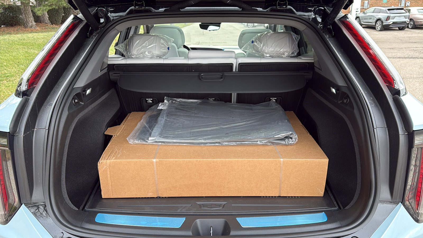 New 2026 Cadillac Optiq Sport 2 image 32