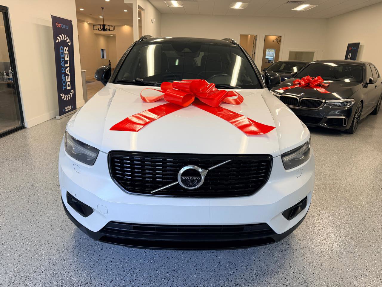 Used 2021 Volvo XC40 T4 R-Design w/ Advanced Package image 13