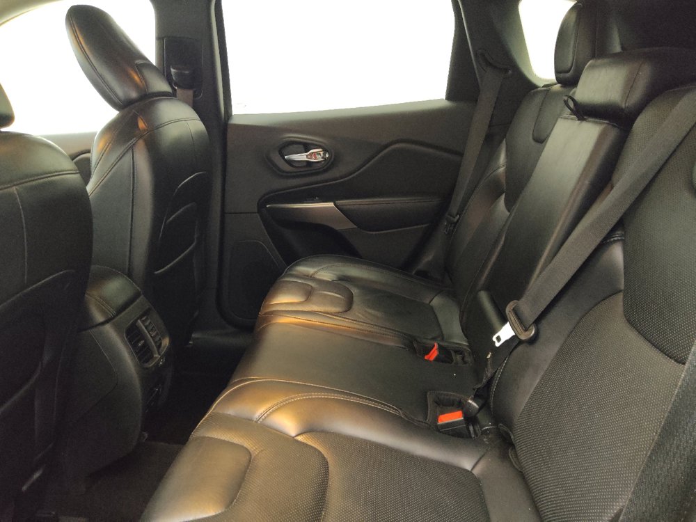 Used 2020 Jeep Cherokee Limited w/ Advanced Safety Group FWD image 18
