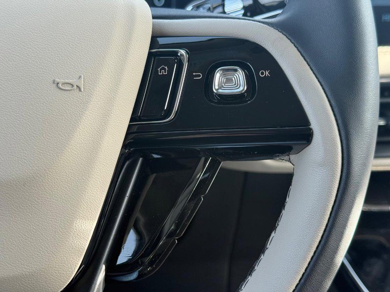 New 2026 Lincoln Corsair Premiere image 9