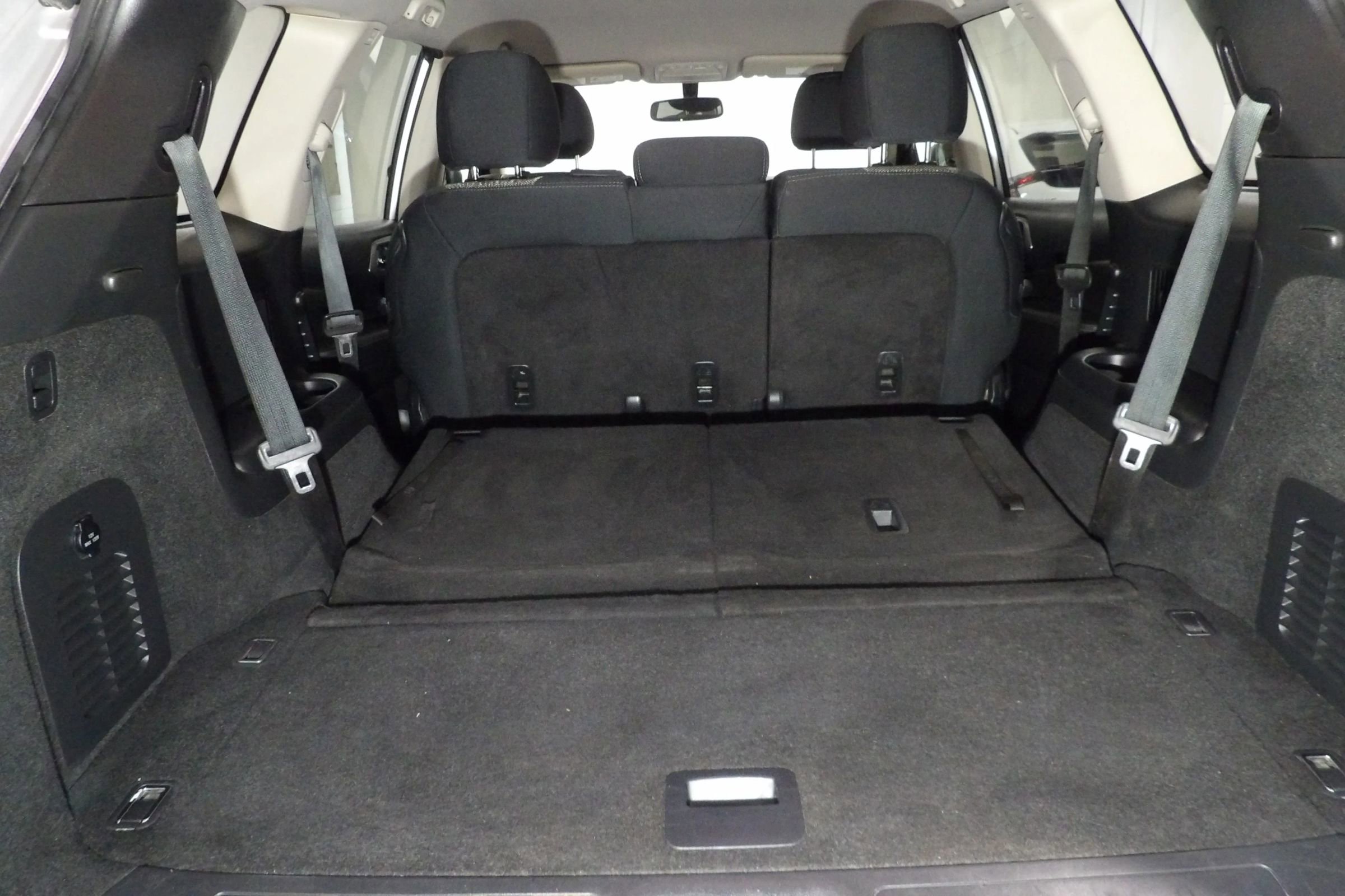 Used 2019 Nissan Pathfinder SV image 8