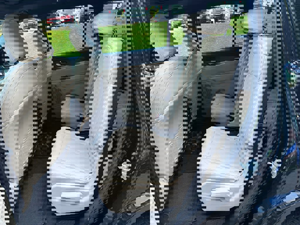 New 2025 Jeep Grand Cherokee L Limited w/ Luxury Tech Group II image 25