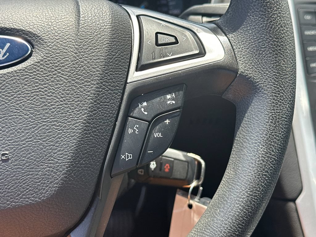 Used 2015 Ford Fusion SE FWD image 25