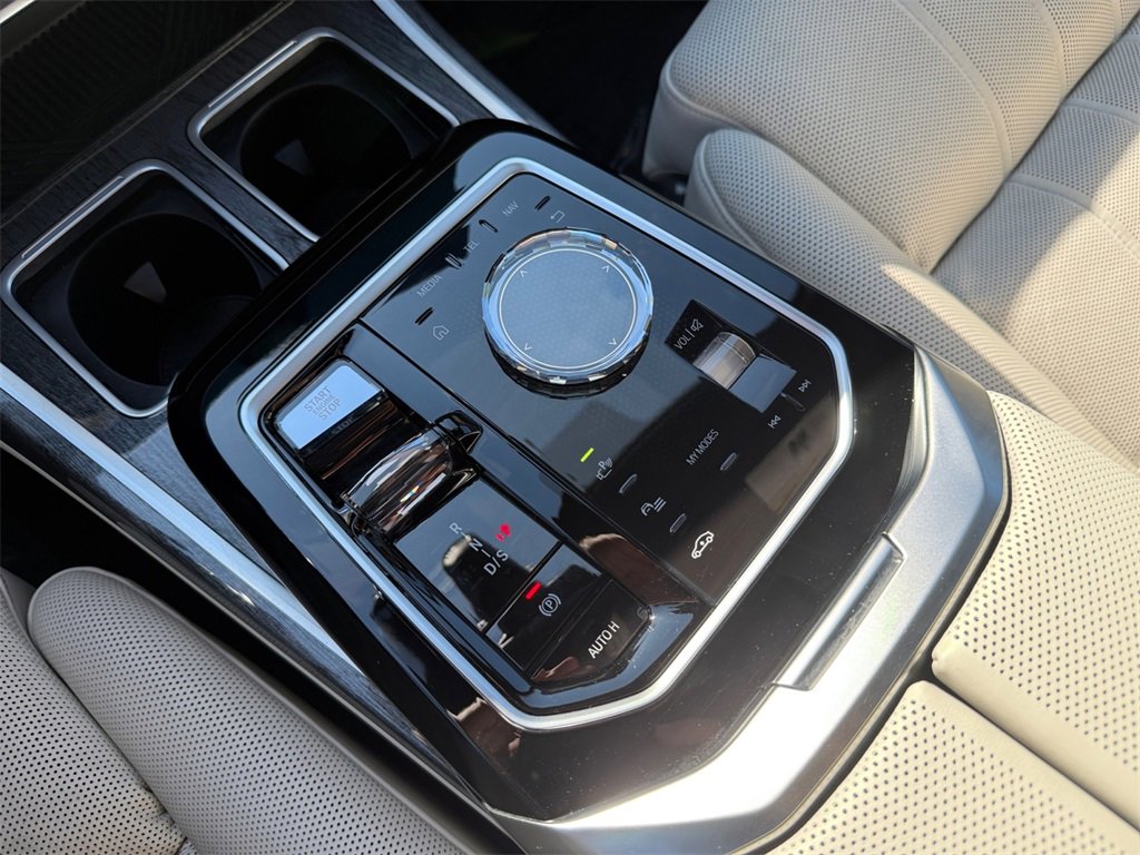 Certified 2023 BMW 760i xDrive 760i xDrive w/ Luxury Rear Seating Package image 25