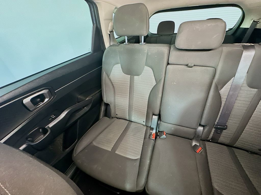 Used 2022 Kia Sorento LX image 12