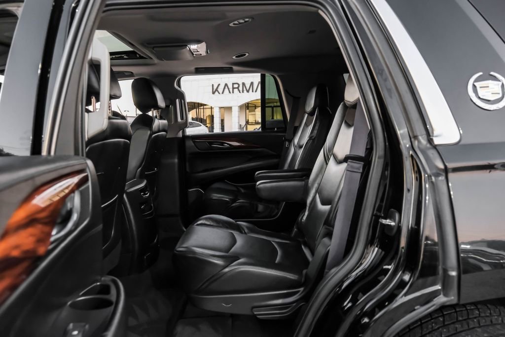 Used 2015 Cadillac Escalade Luxury image 40