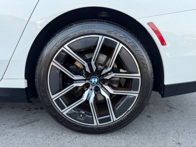 Used 2024 BMW 740i xDrive AWD/4WD image 29