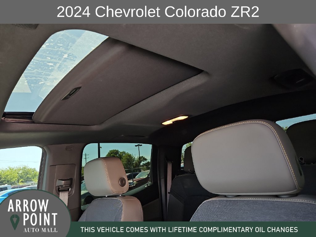 Used 2024 Chevrolet Colorado ZR2 w/ Technology Package AWD/4WD image 22