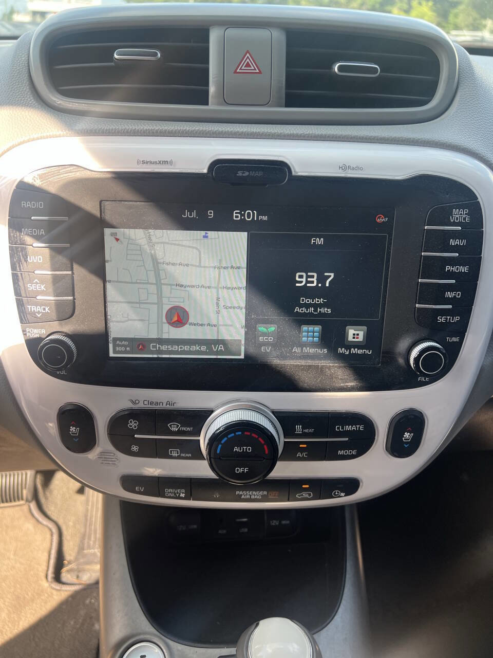 Used 2017 Kia Soul EV + image 11