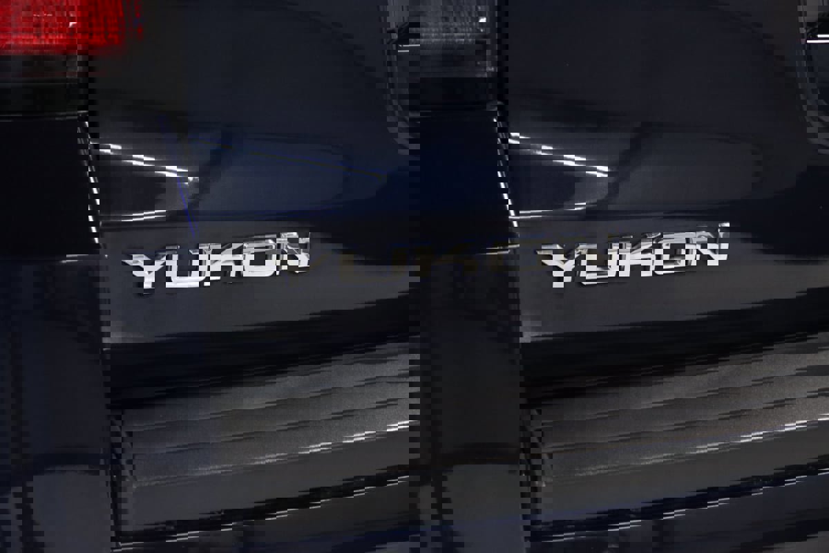 Used 2017 GMC Yukon SLT image 12