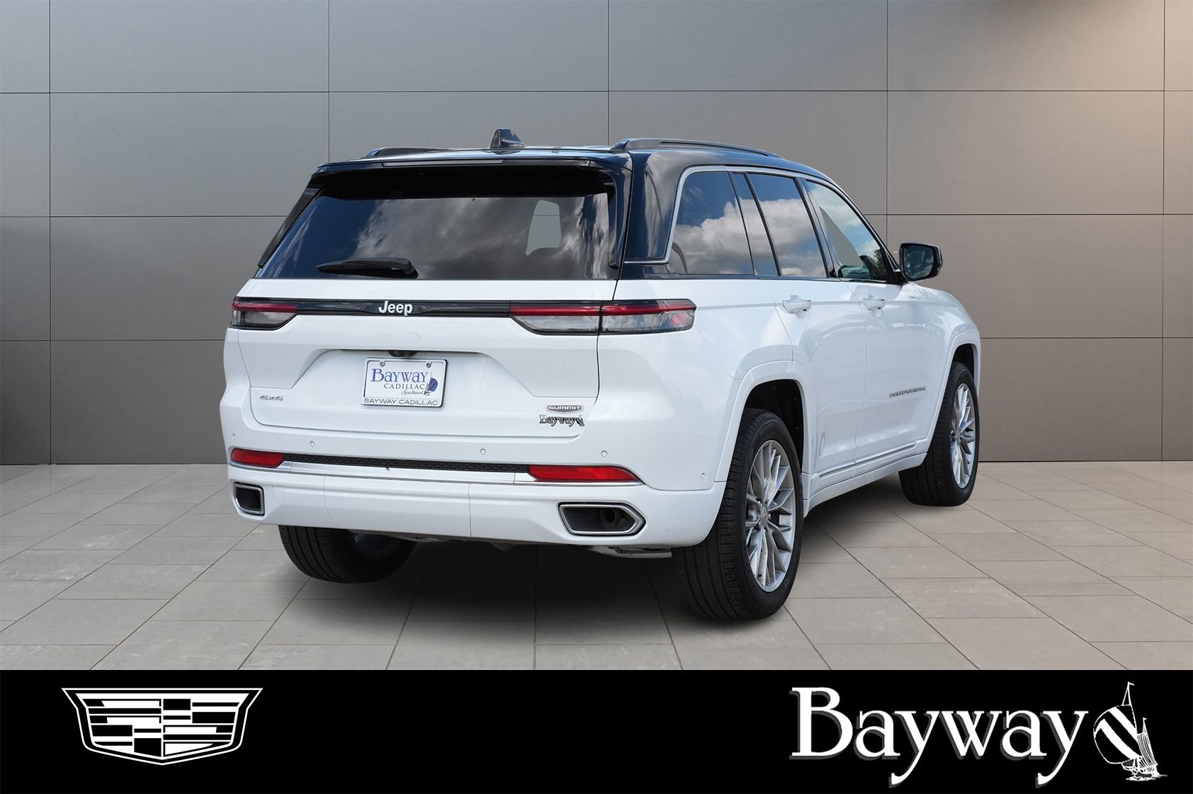 Used 2025 Jeep Grand Cherokee Summit AWD/4WD image 5