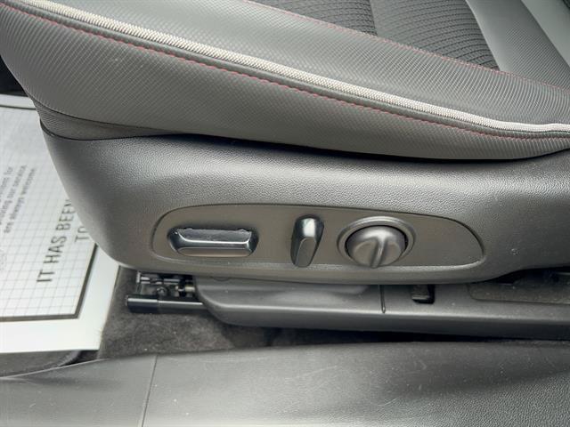 Used 2023 Chevrolet TrailBlazer RS w/ Sun and Liftgate Package FWD image 12