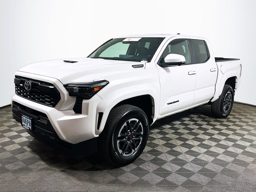 Certified 2024 Toyota Tacoma TRD Sport w/ TRD Sport Premium Package AWD/4WD image 4