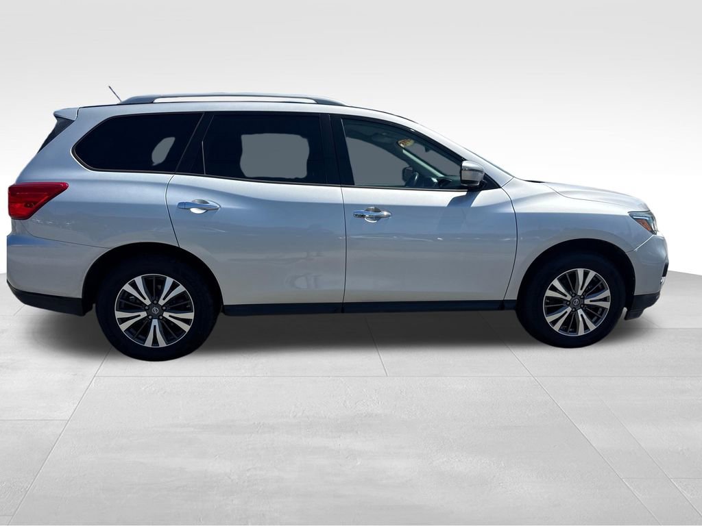 Used 2017 Nissan Pathfinder SV FWD image 6
