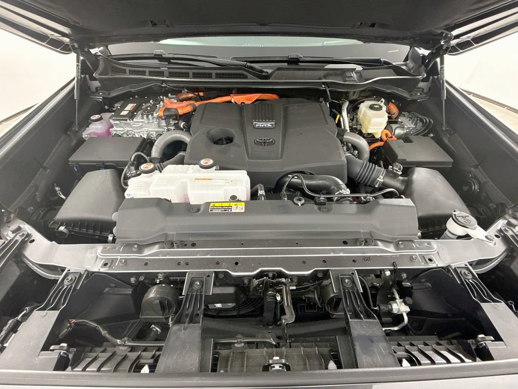 Used 2026 Toyota Sequoia Capstone w/ Tow Technology Package AWD/4WD image 32