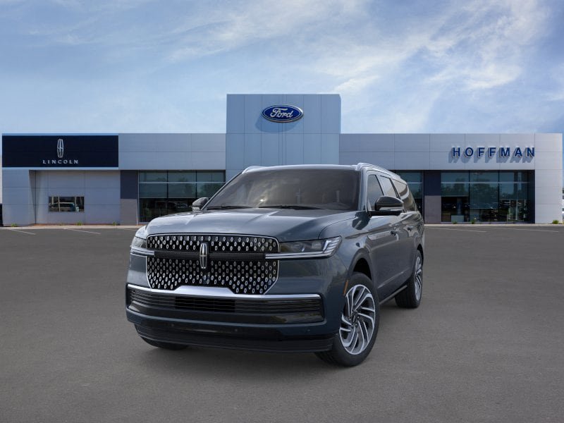New 2026 Lincoln Navigator L Reserve AWD/4WD image 2