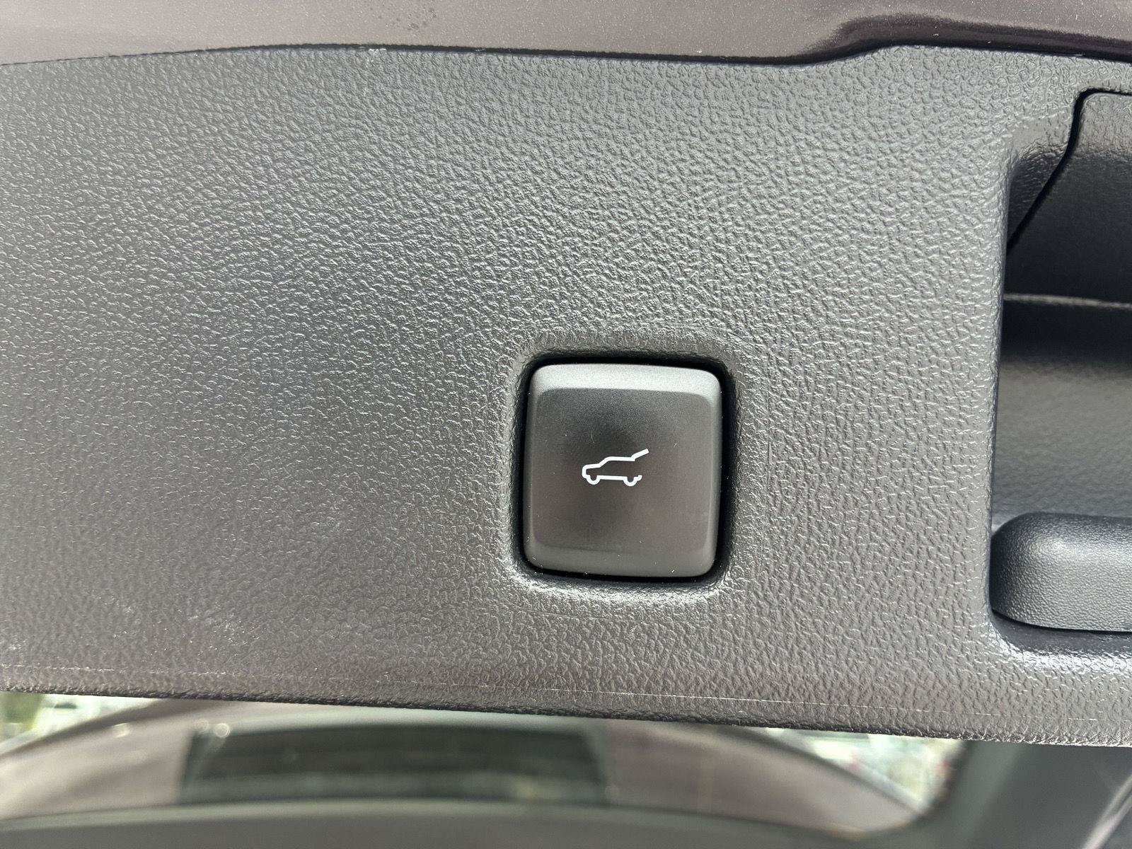 Used 2023 Ford Escape ST-Line w/ Tech Pack #1 AWD/4WD image 13