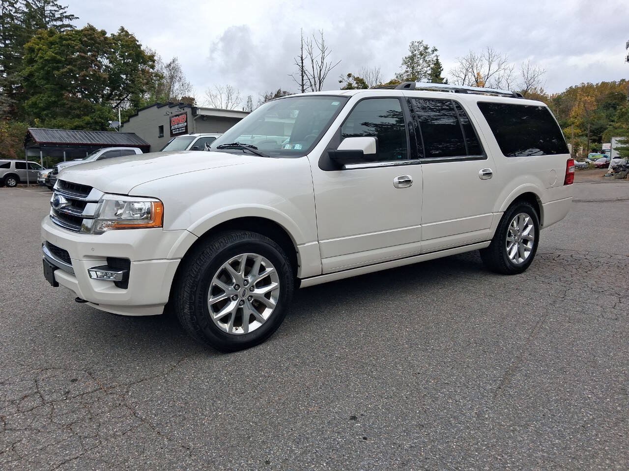 Used 2017 Ford Expedition Max Limited AWD/4WD image 3