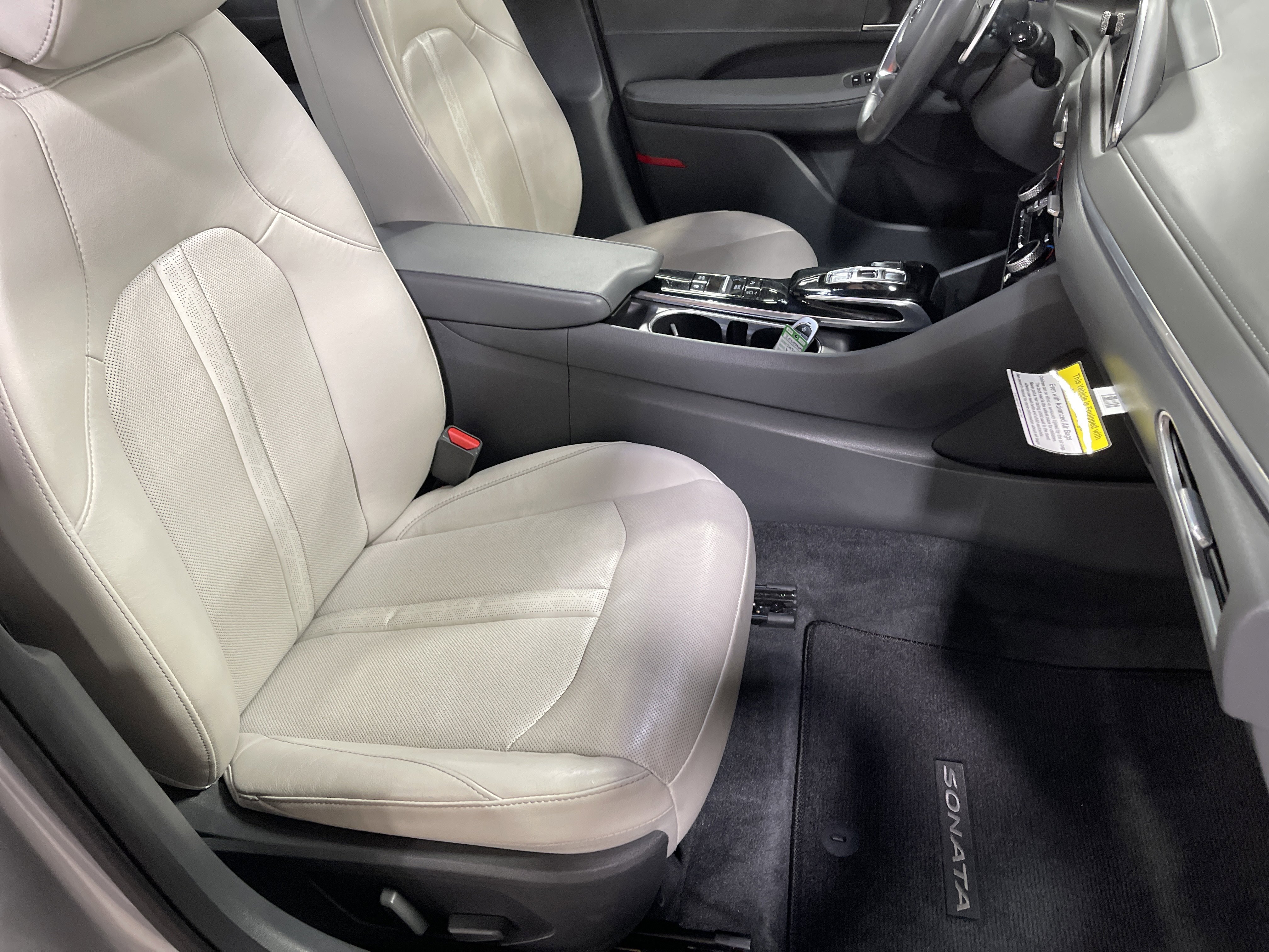 Used 2020 Hyundai Sonata Limited image 14