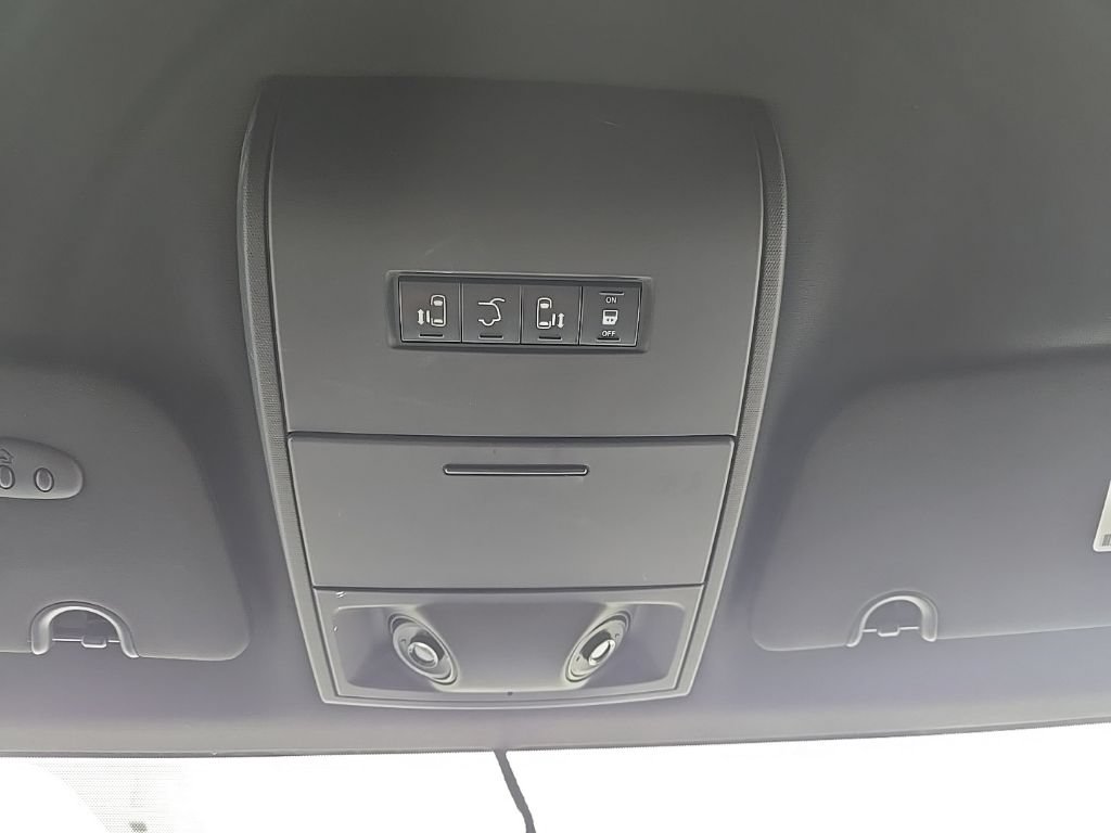 Used 2015 Dodge Grand Caravan R/T w/ Driver Convenience Group FWD image 23
