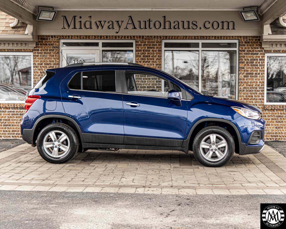 Used 2017 Chevrolet Trax LT w/ Sun & Sound Package image 5