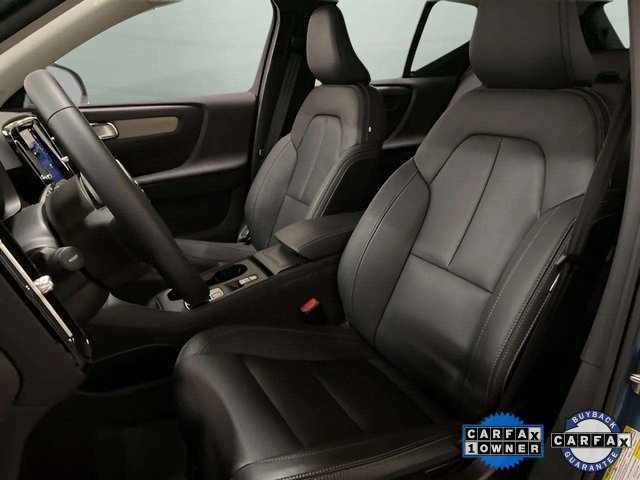 Used 2025 Volvo XC40 B5 Core image 68