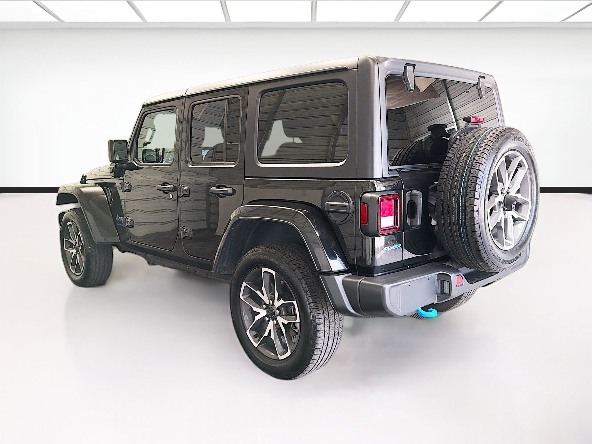 Used 2024 Jeep Wrangler Unlimited AWD/4WD image 6