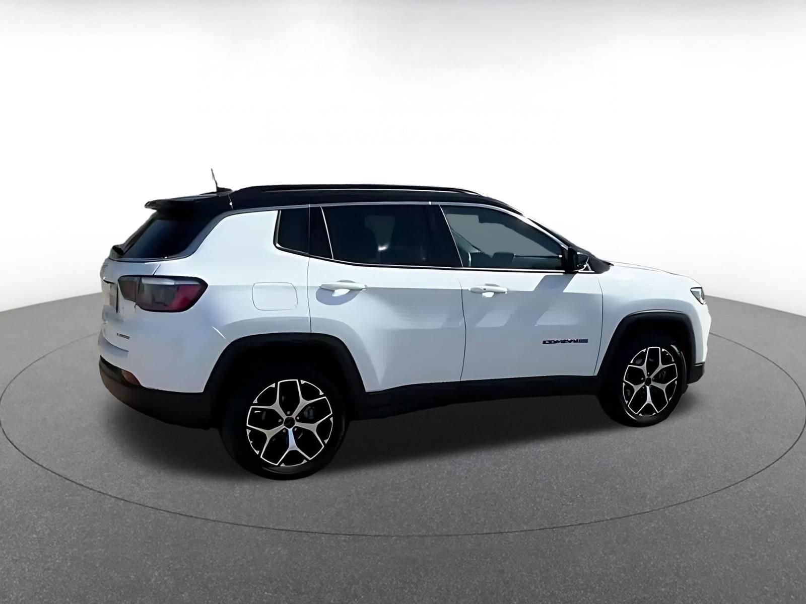 Used 2025 Jeep Compass Limited AWD/4WD image 14