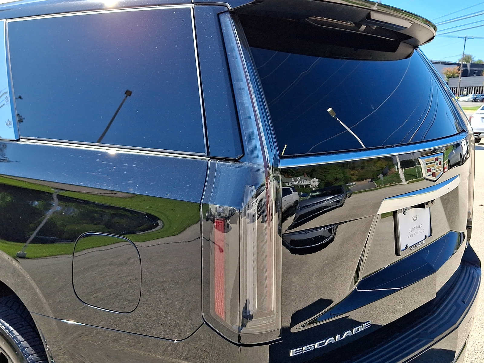 Certified 2025 Cadillac Escalade Premium Luxury w/ Touring Package AWD/4WD image 11