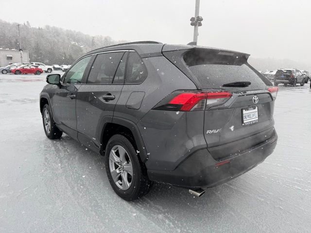 Used 2025 Toyota RAV4 XLE AWD/4WD image 6