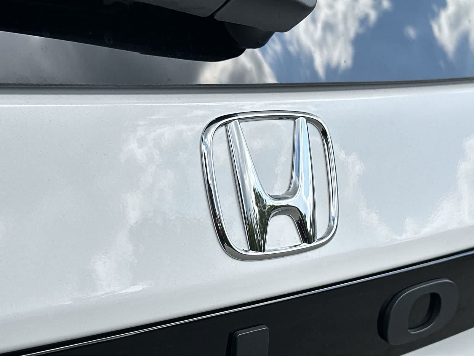 New 2026 Honda Pilot Sport image 10