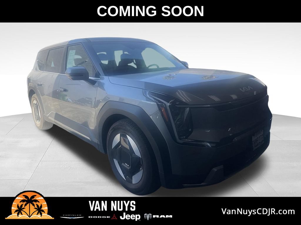 Used 2024 Kia EV9 Light Long Range RWD image 1