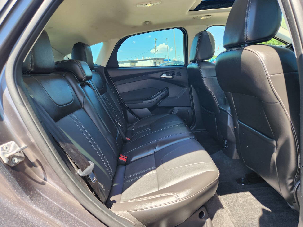 Used 2014 Ford Focus Titanium image 14