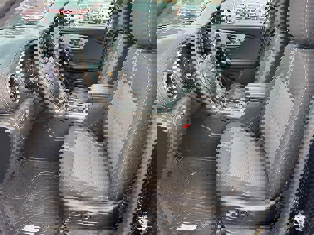 Certified 2023 Chevrolet Blazer LT w/ Convenience Package image 5