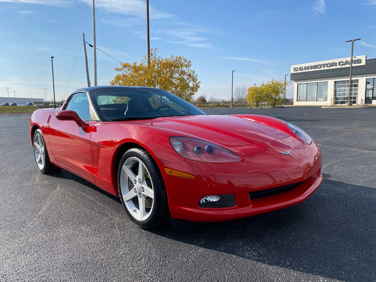 Used 2005 Chevrolet Corvette Coupe w/ Preferred Equipment Group image 3