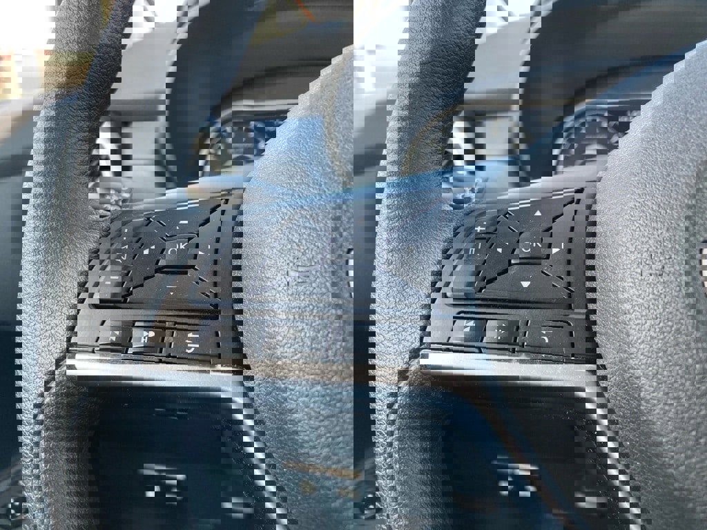 Used 2025 Nissan Versa SV image 11