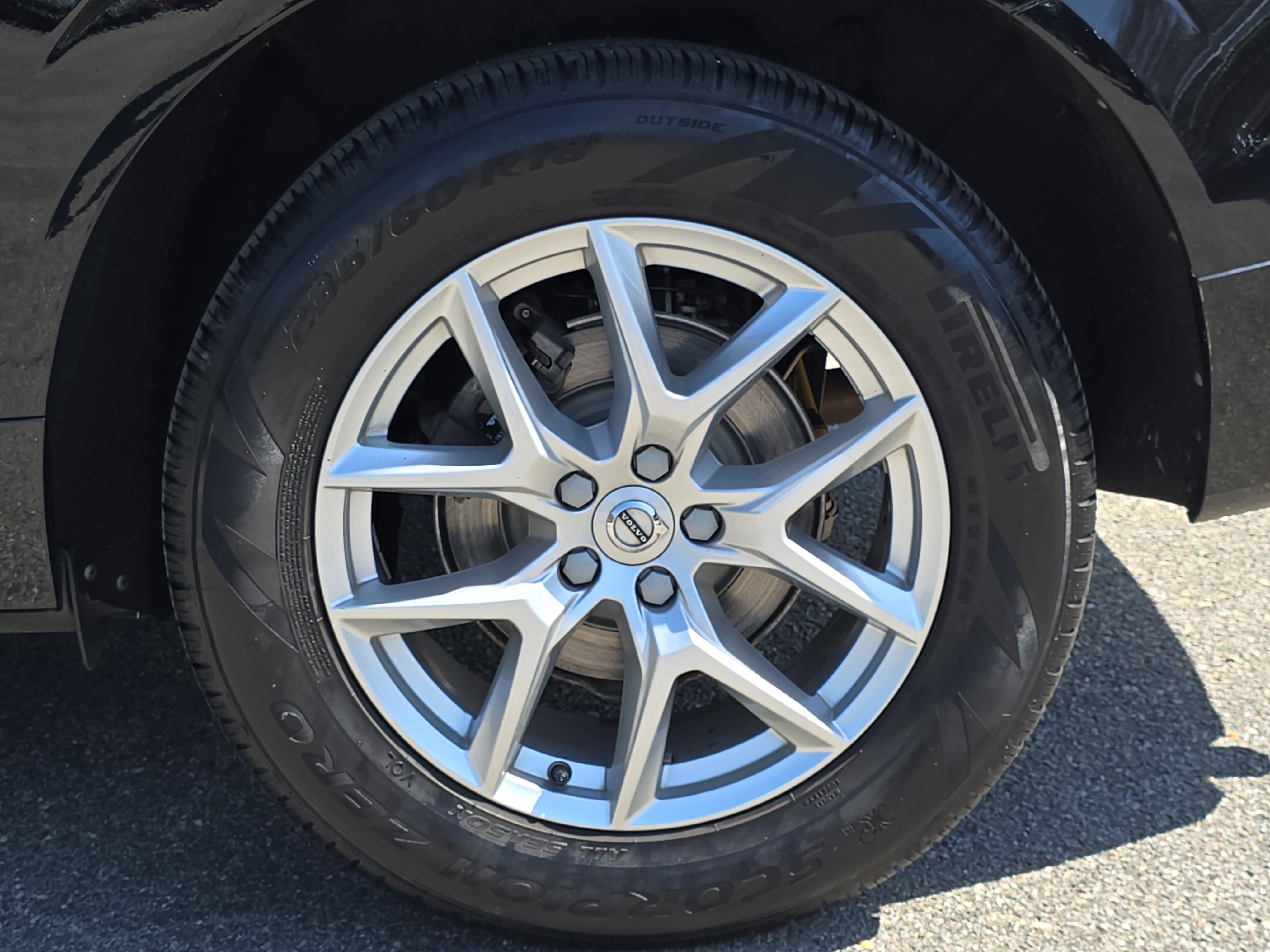 Used 2021 Volvo XC60 T5 Momentum image 34