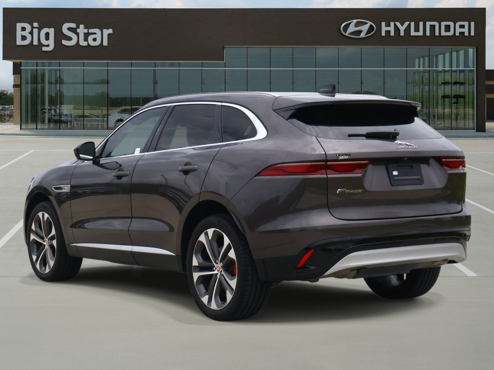 Used 2023 Jaguar F-PACE S AWD/4WD image 3