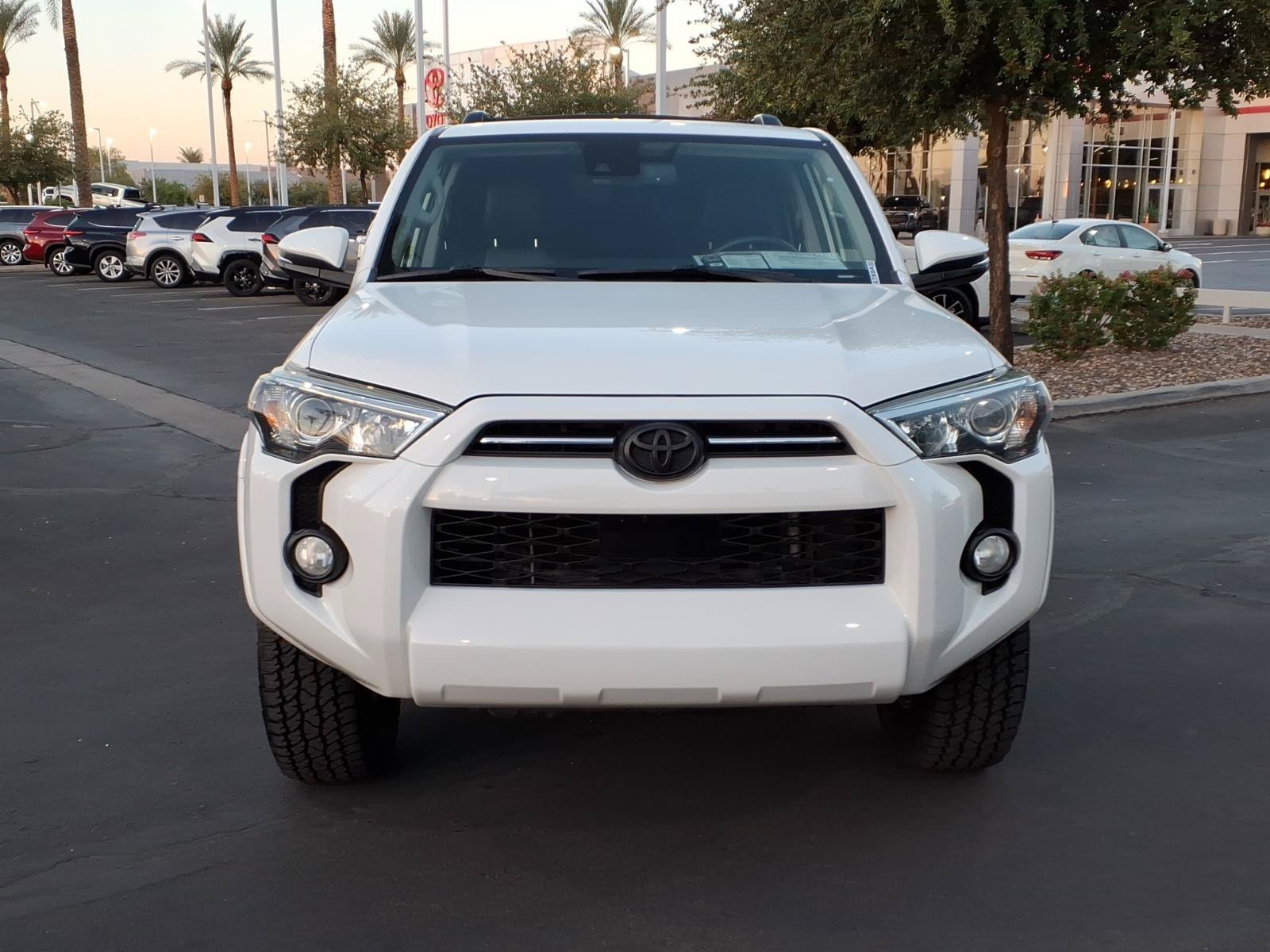 Used 2020 Toyota 4Runner SR5 Premium w/ Moonroof Package AWD/4WD image 2