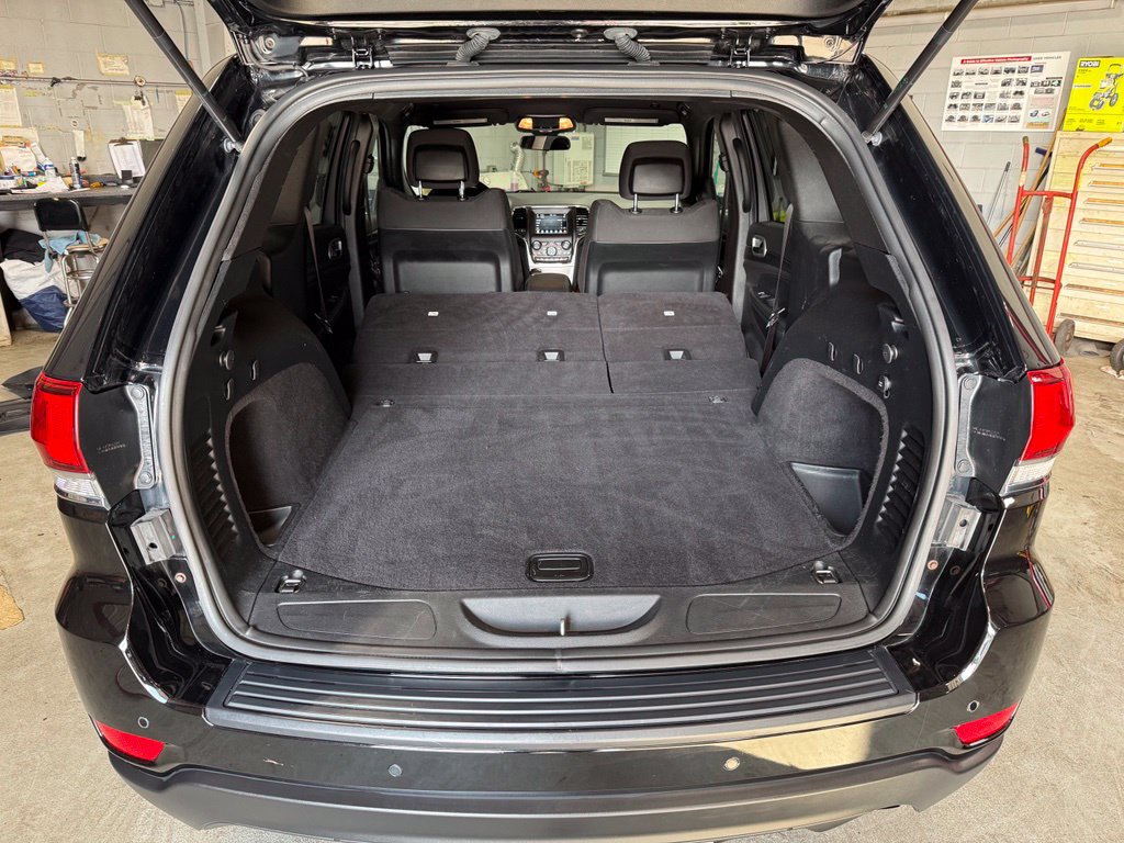 Certified 2020 Jeep Grand Cherokee Laredo AWD/4WD image 30