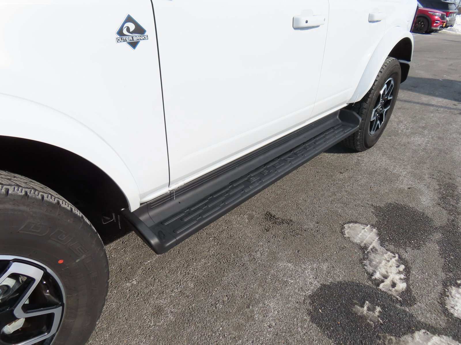 Used 2025 Ford Bronco Outer Banks image 9