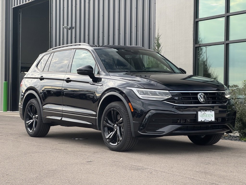 Used 2024 Volkswagen Tiguan SE R-Line w/ MDO Package, Two-Row image 4