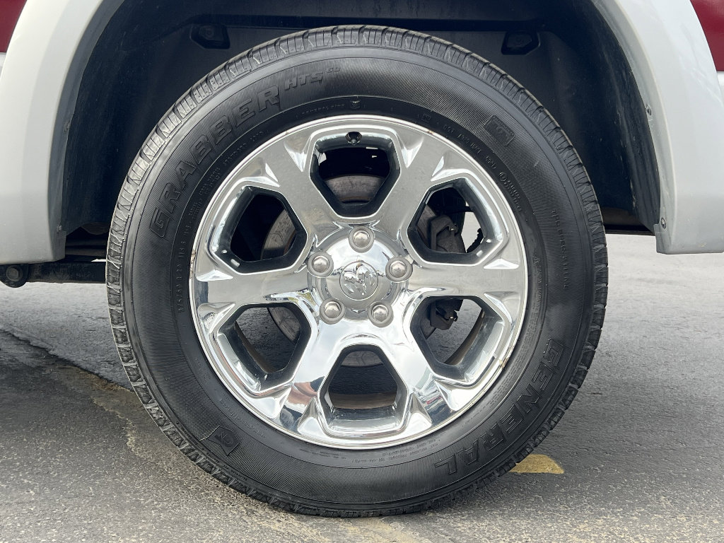 Used 2016 RAM 1500 Laramie w/ Convenience Group AWD/4WD image 14