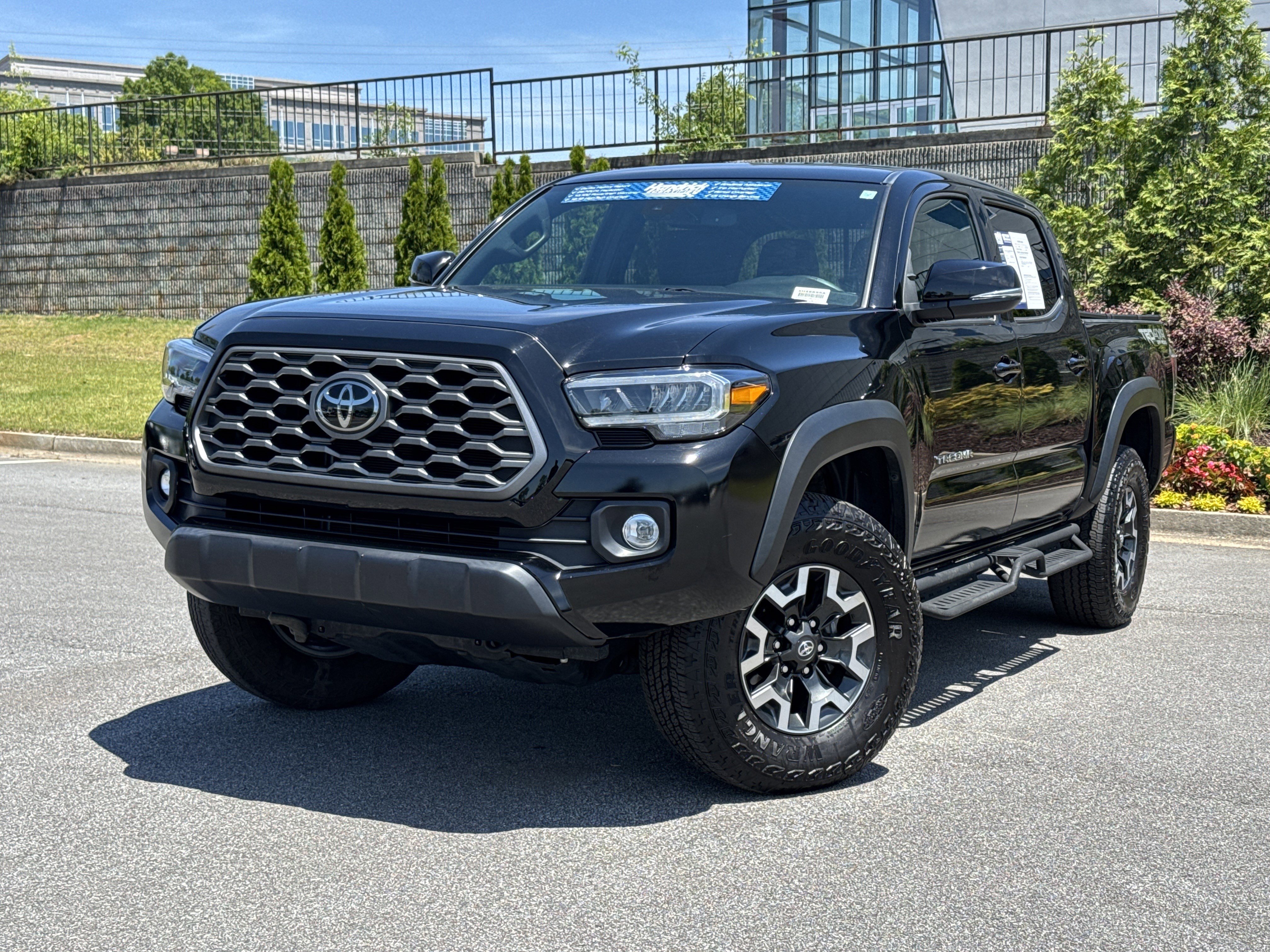 Used 2023 Toyota Tacoma TRD Off-Road w/ Technology Package AWD/4WD image 5