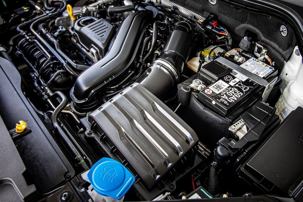 Certified 2025 Volkswagen Taos SE w/ Black Wheel Package image 24