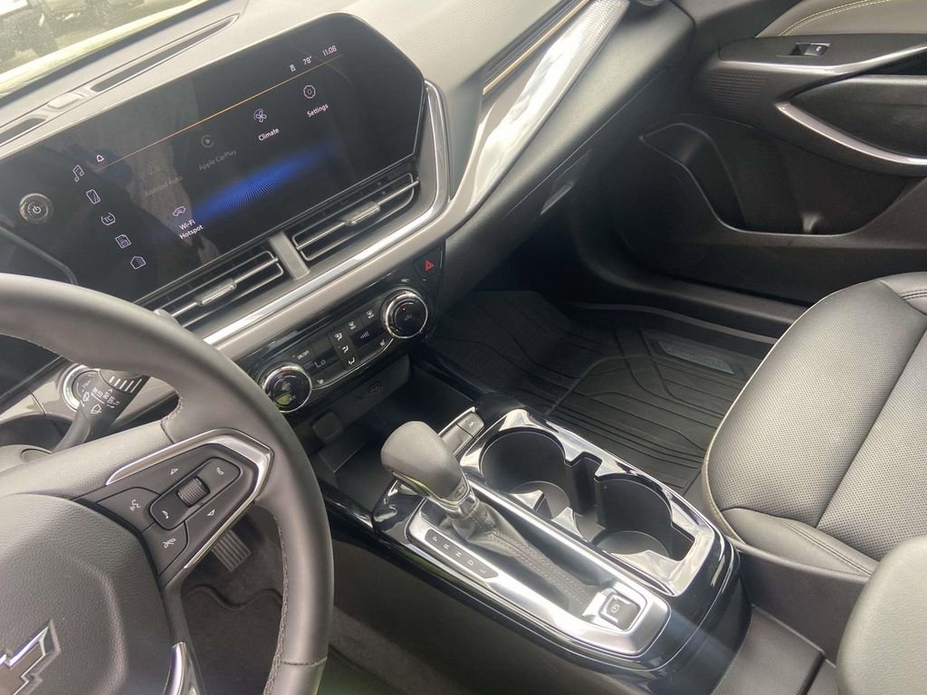 Used 2025 Chevrolet Trax ACTIV w/ Driver Confidence Package image 26