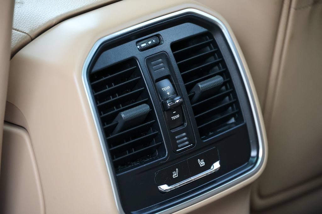 Certified 2023 Porsche Macan Turbo AWD/4WD image 42