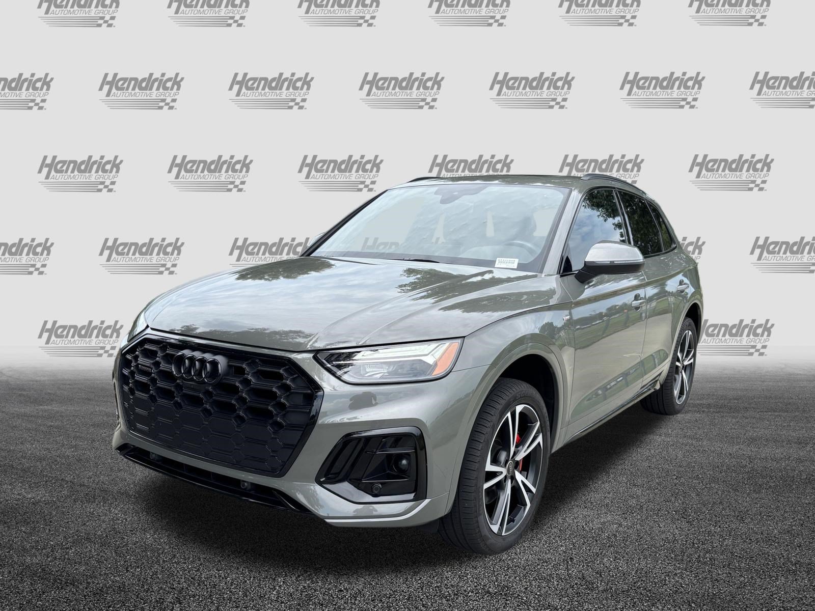 Certified 2025 Audi Q5 2.0T Premium Plus AWD/4WD image 5