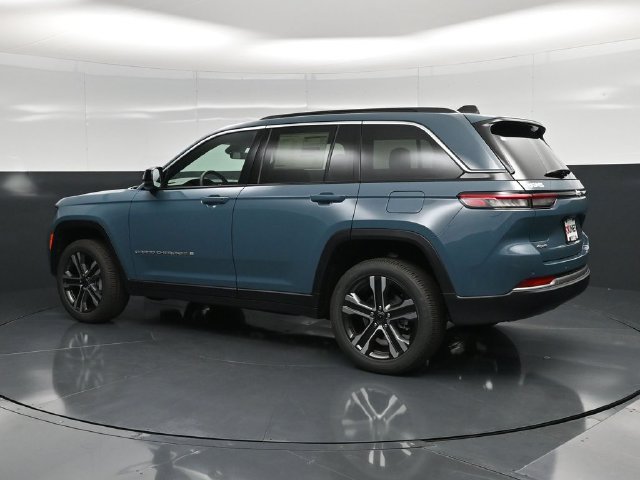 New 2027 Jeep Grand Cherokee Limited w/ Trailer Tow Package AWD/4WD image 8